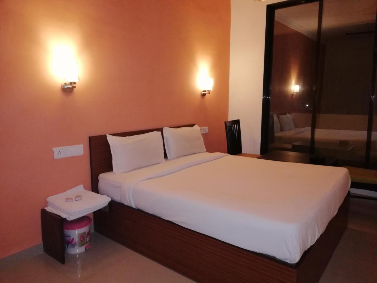 Elite Inn Lonavala Dış mekan fotoğraf