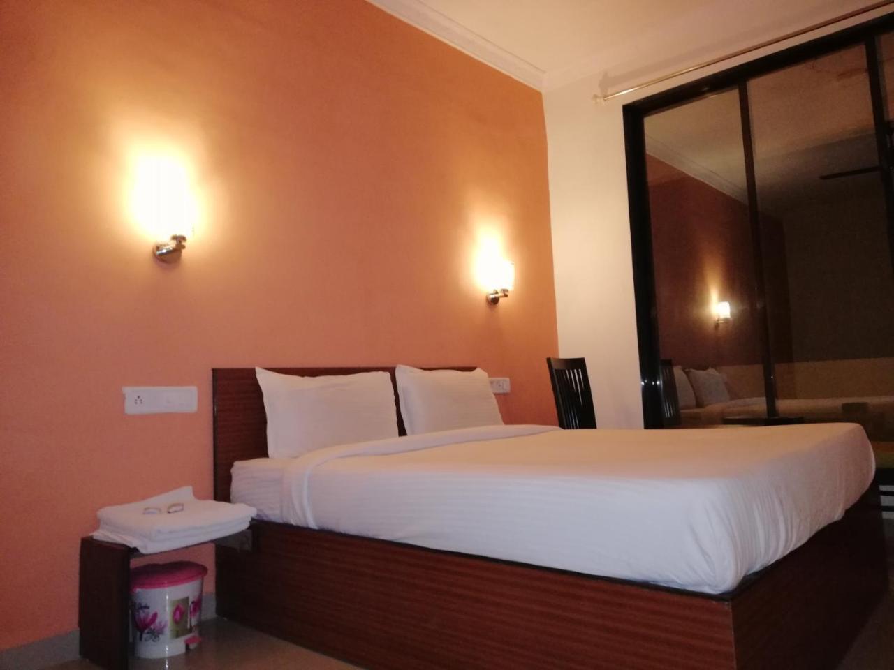 Elite Inn Lonavala Dış mekan fotoğraf